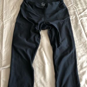 Nike dri-fit legend 2.0 crops in black